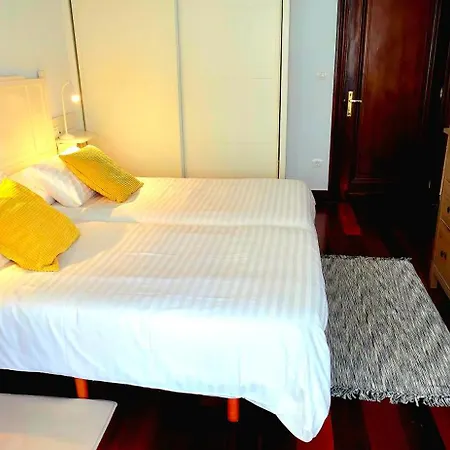 Neguri 5 Y 3 Garden Metro Y Playa *